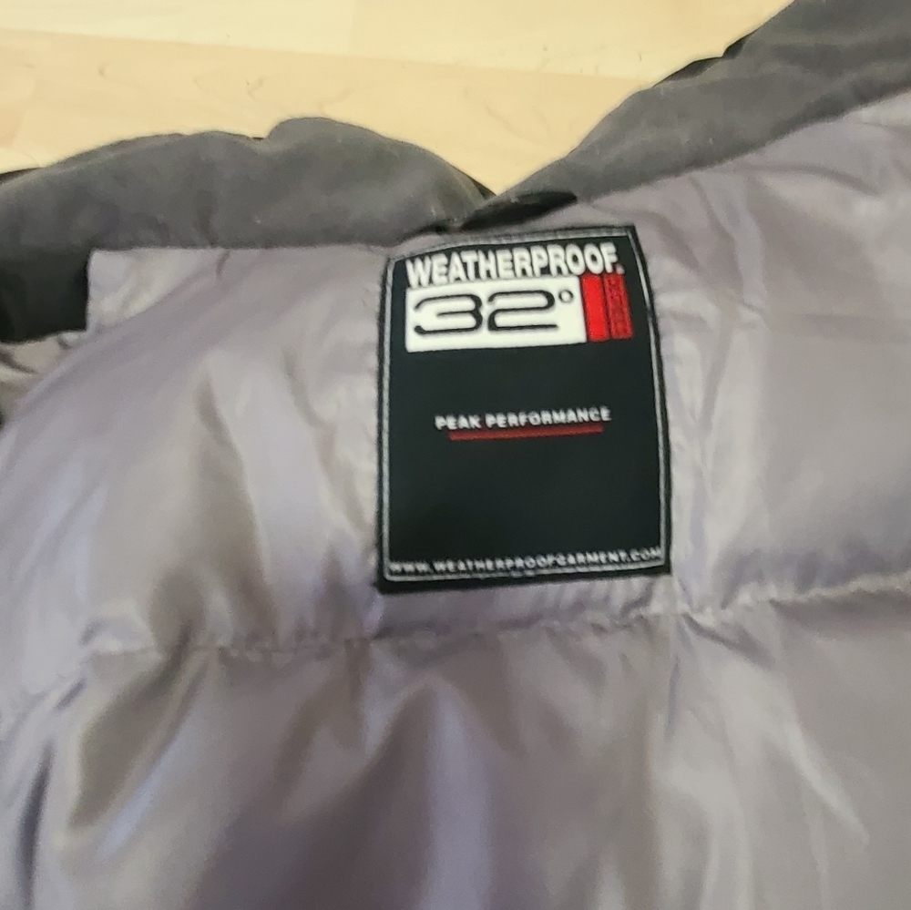 Size large down puffer jacket - Picture 11 of 12